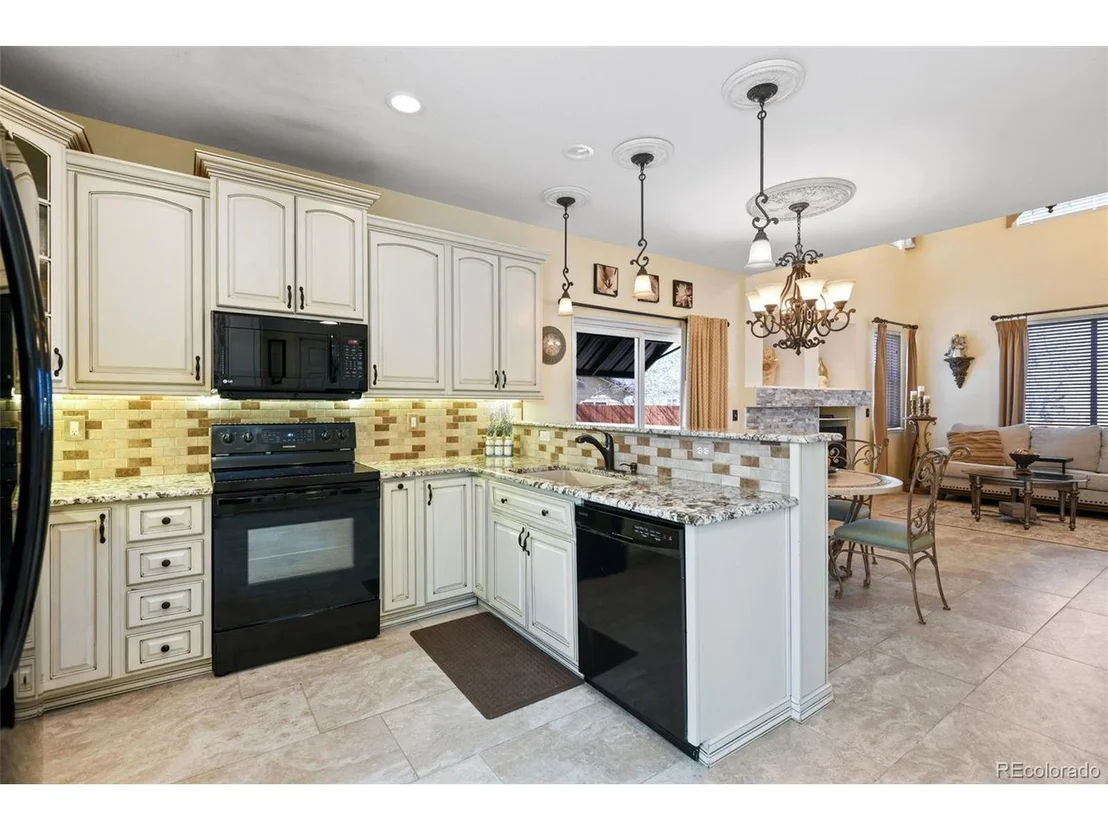 Photo of 10041 Dillon Cir