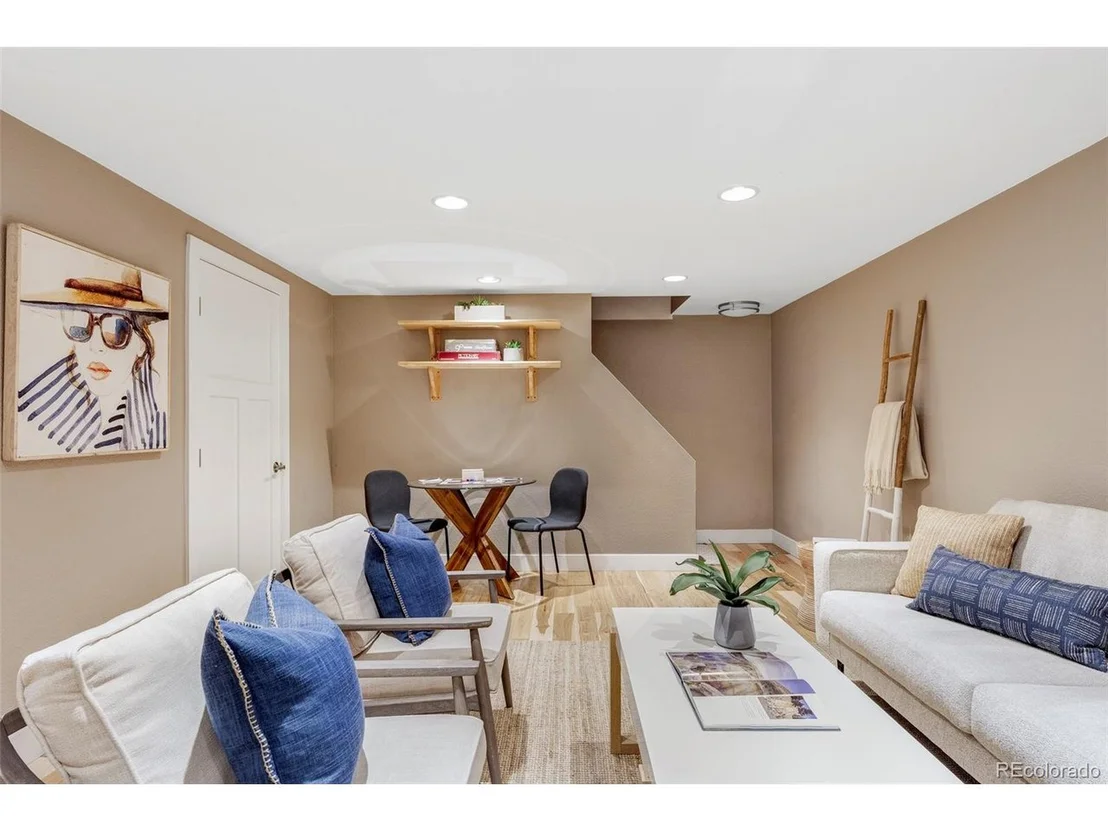 Photo of 365 Seminole Dr