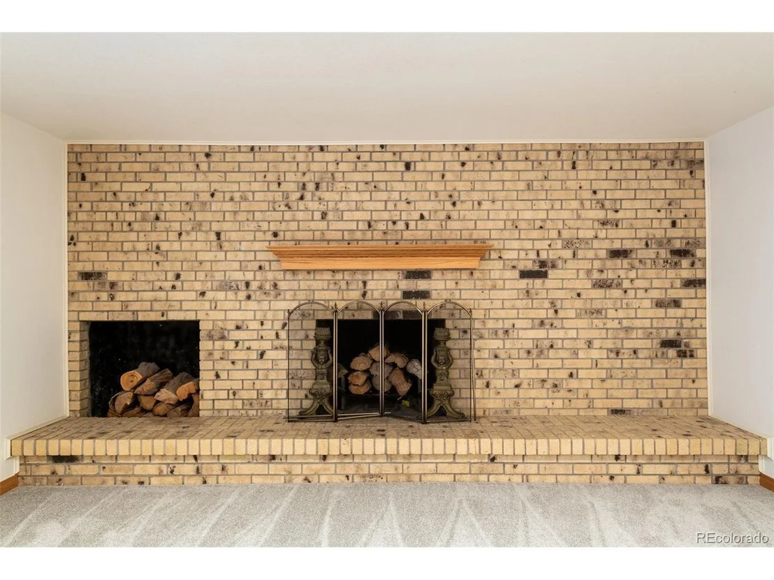 Photo of 2240 Champlain Dr
