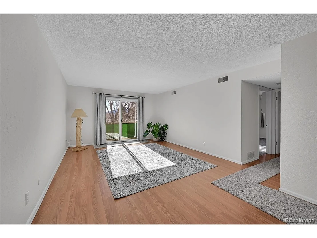 Photo of Unit 25J at 3250 Oneal Cir