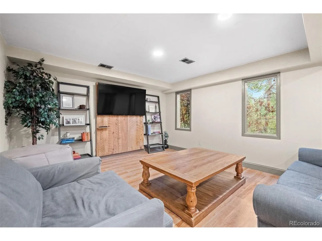 Photo of 29843 Canterbury Cir