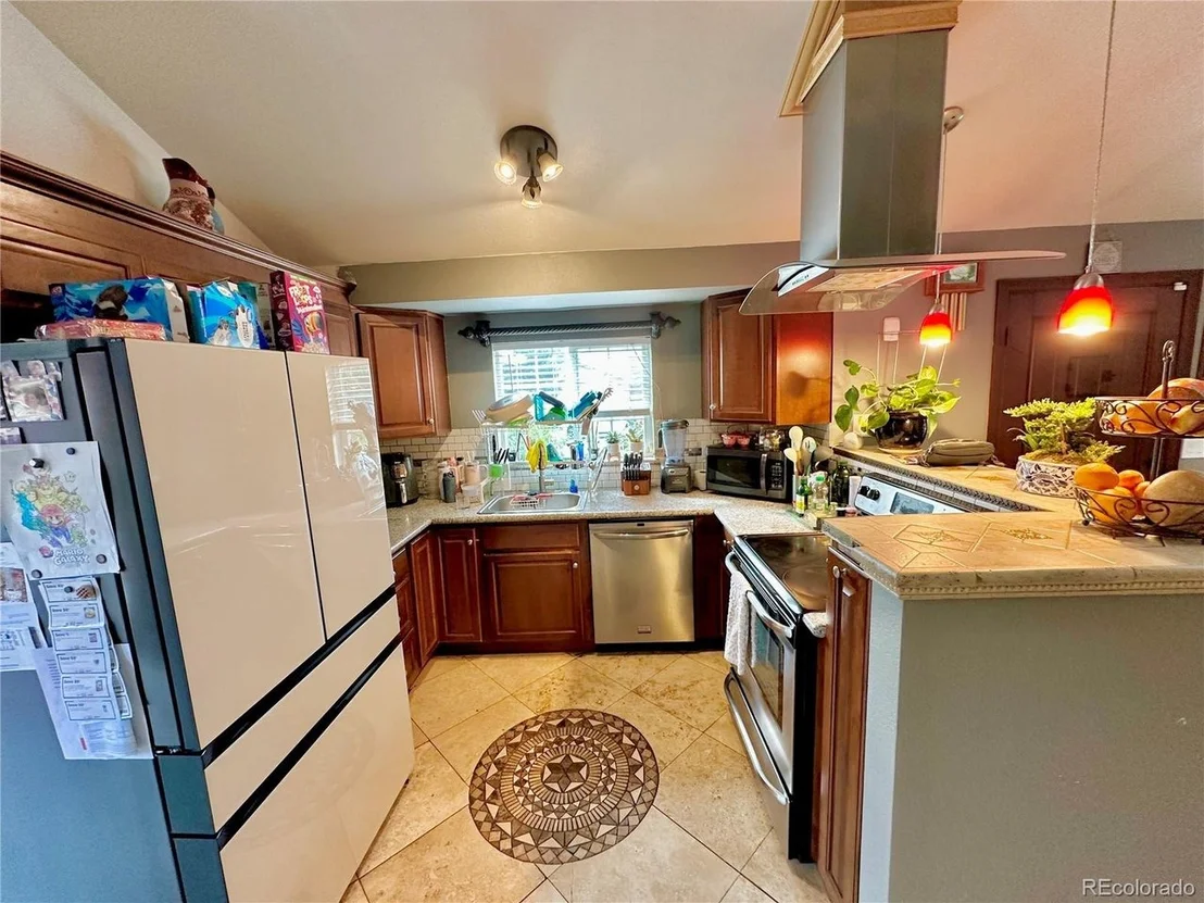Photo of 4500 Eugene Way