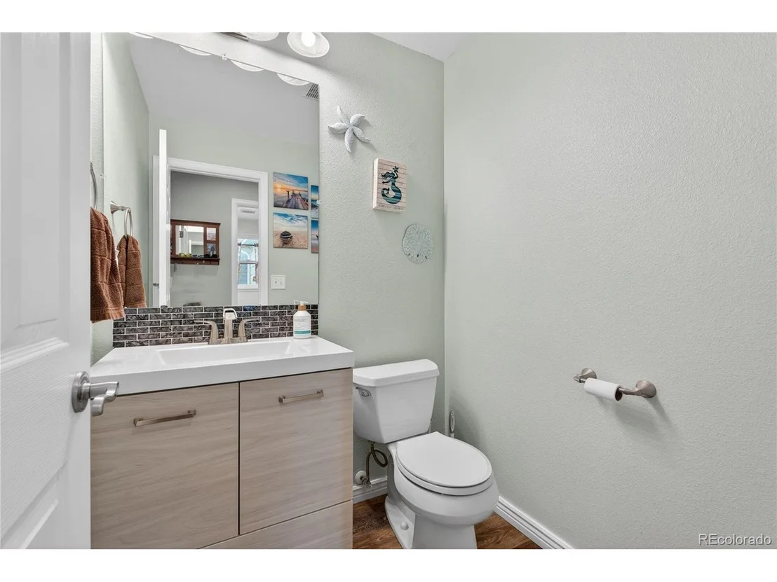 Photo of 6289 Viewpoint Ave