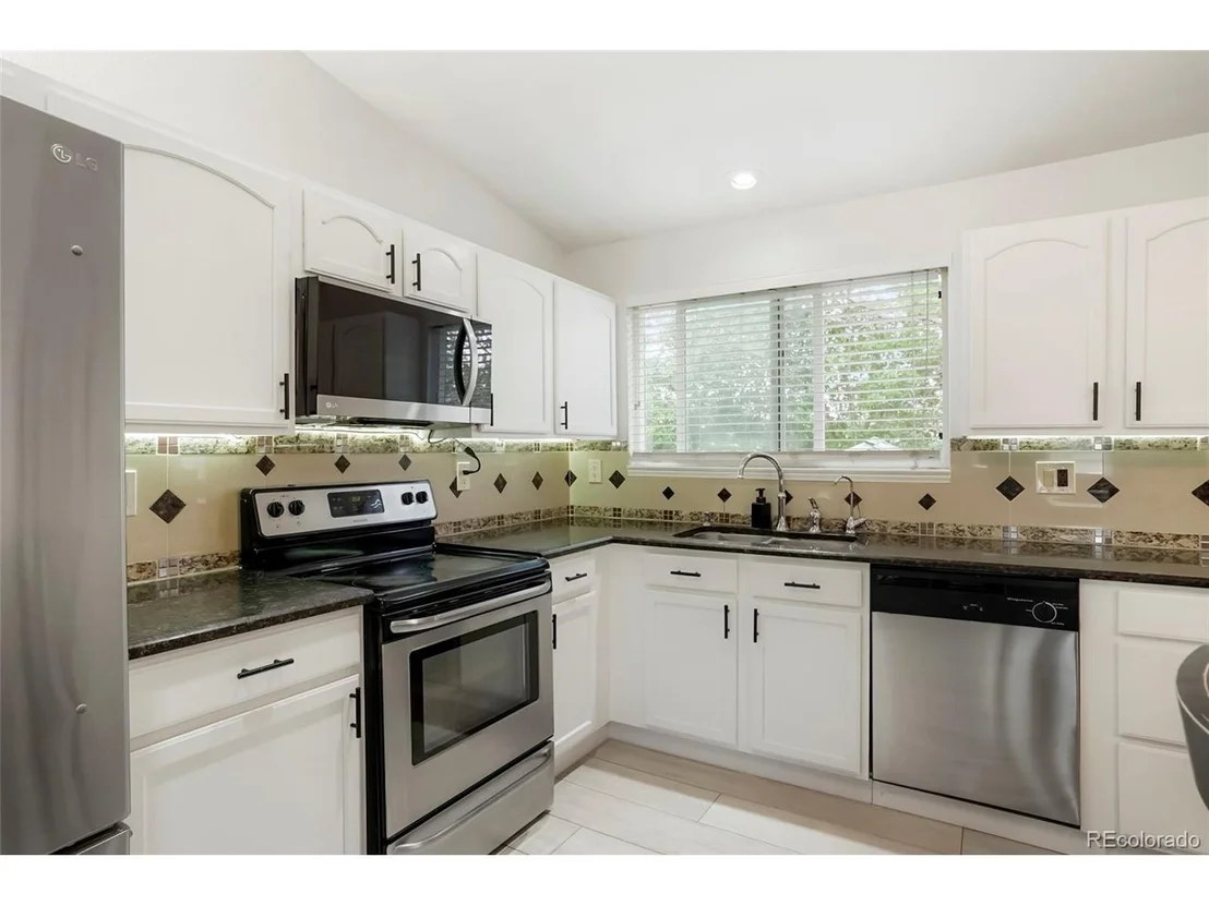 Photo of 12442 Bellaire Dr