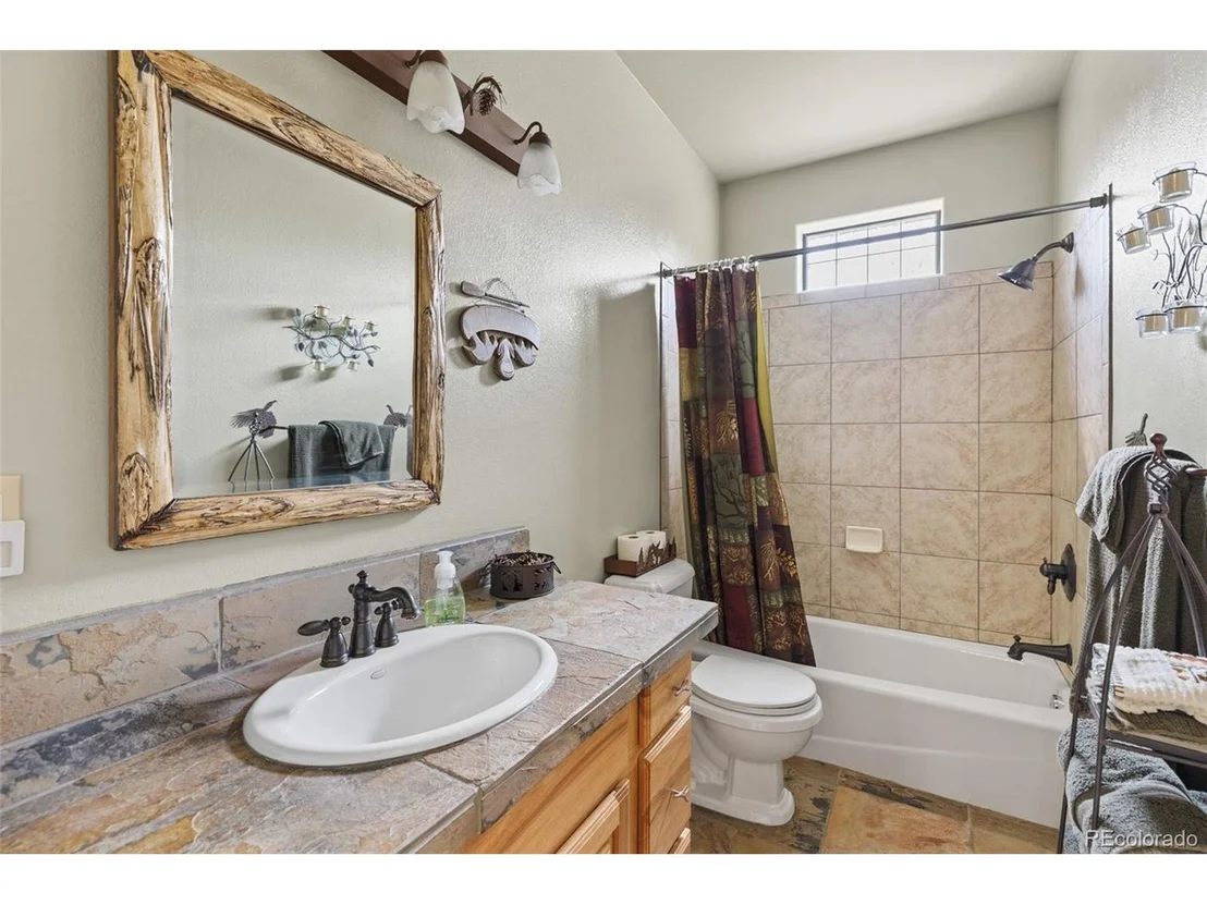 Photo of 559 Bellows Rd