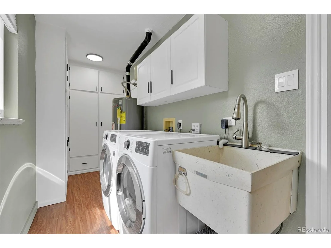 Photo of 845 Jasmine St