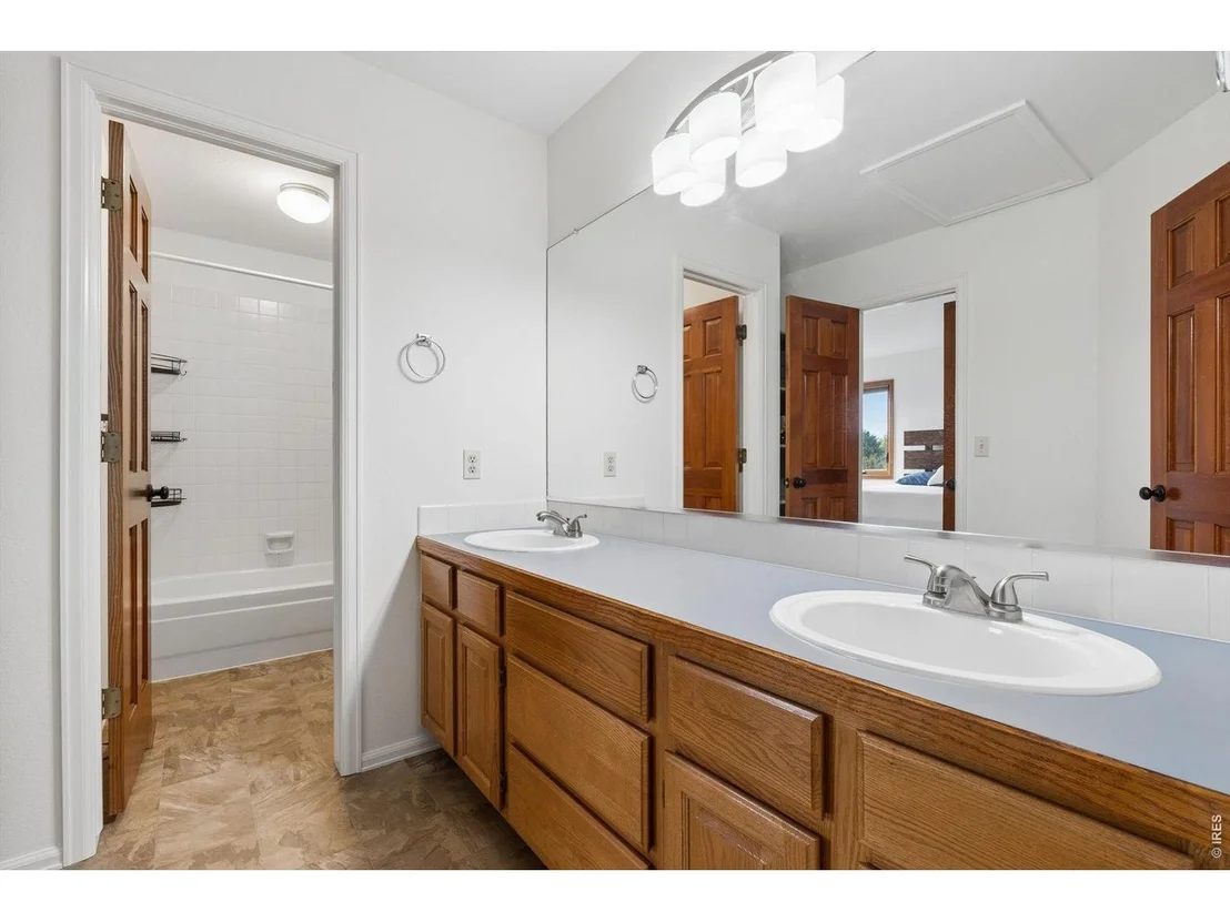 Photo of 6852 Peppertree Dr