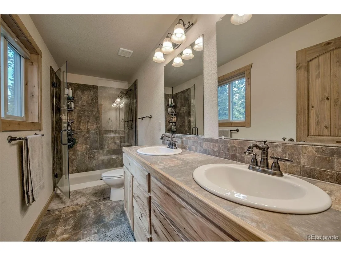 Photo of 566 Miners Way
