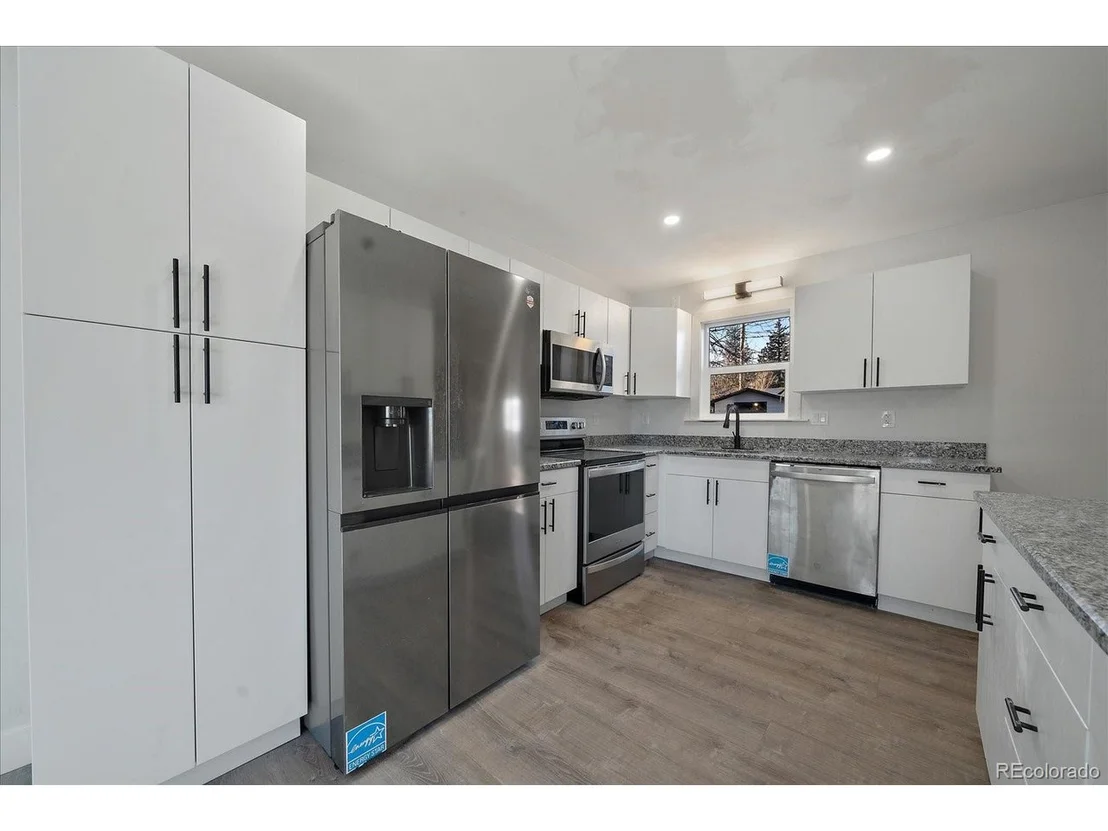 Photo of 995 Secrest St