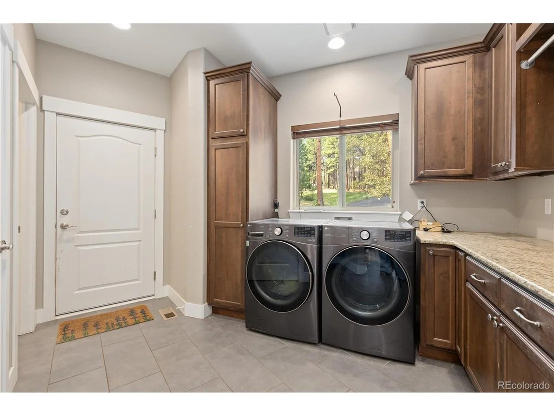 Photo of 1395 Gore Cir