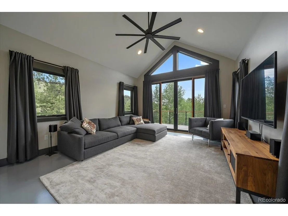 Photo of 32990 Stagecoach Blvd