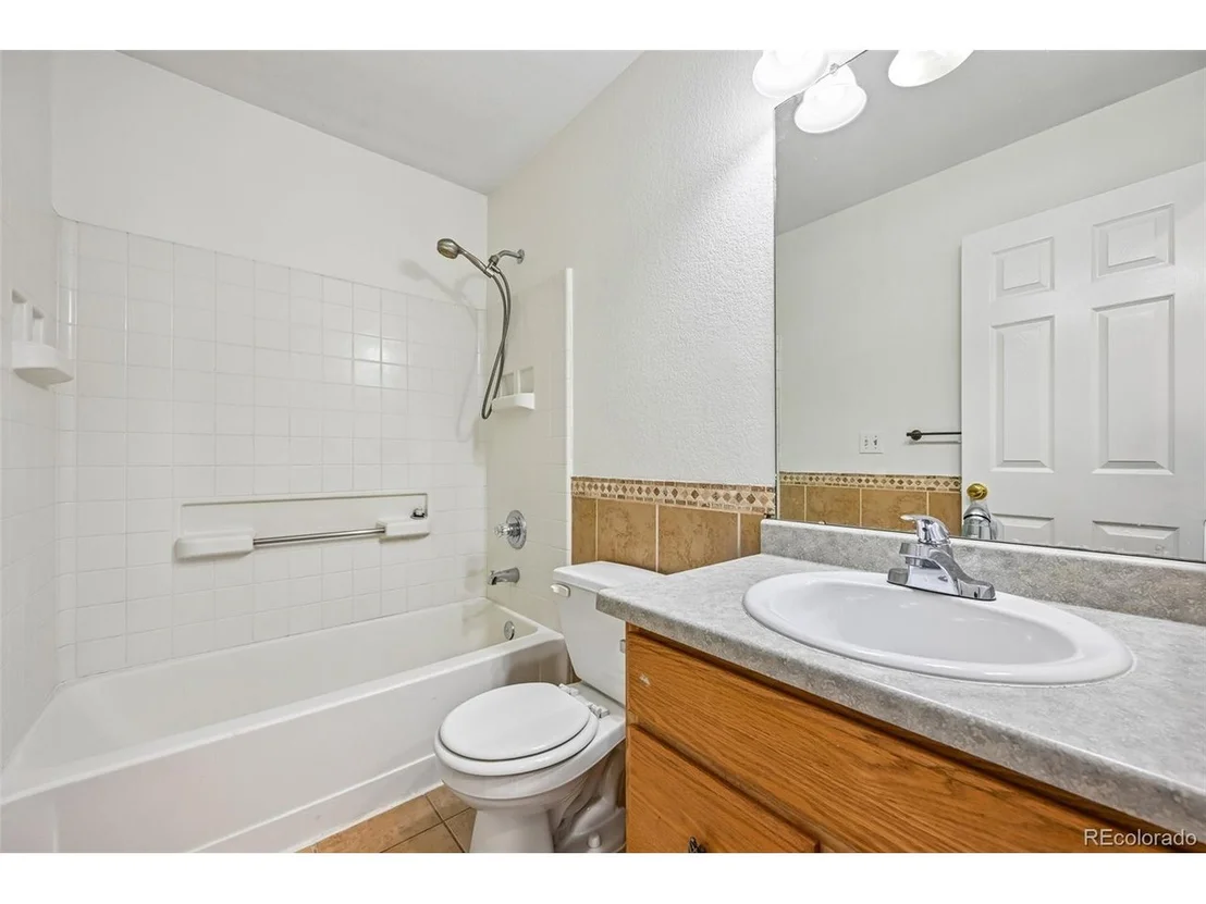 Photo of 1058 Oriole Cir