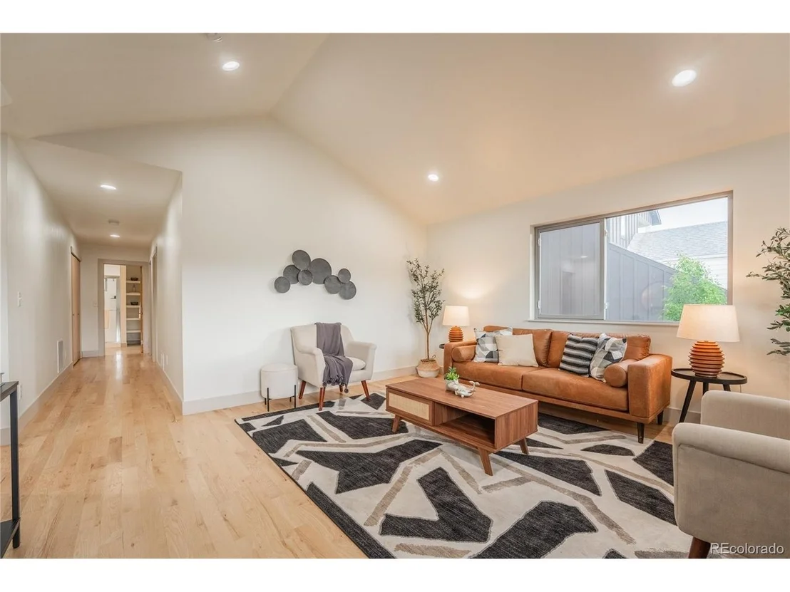 Photo of 6892 Juniper Ct