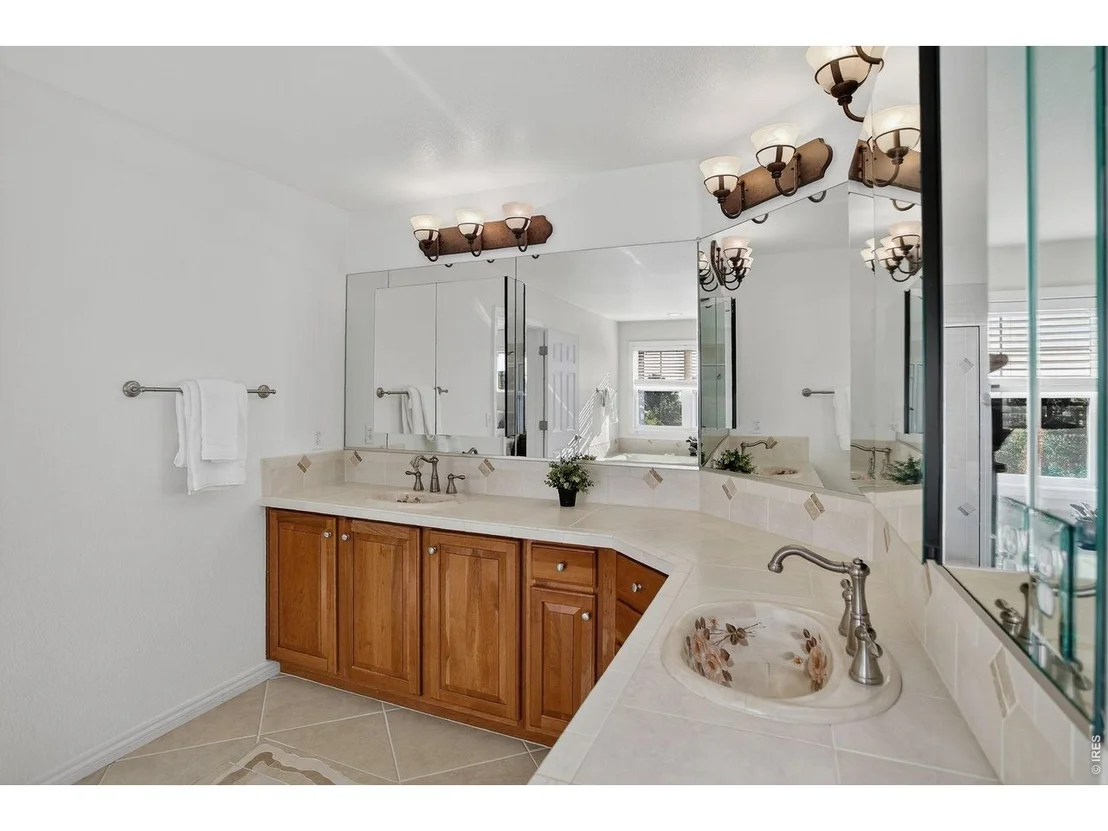 Photo of 1095 Terrace Cir S