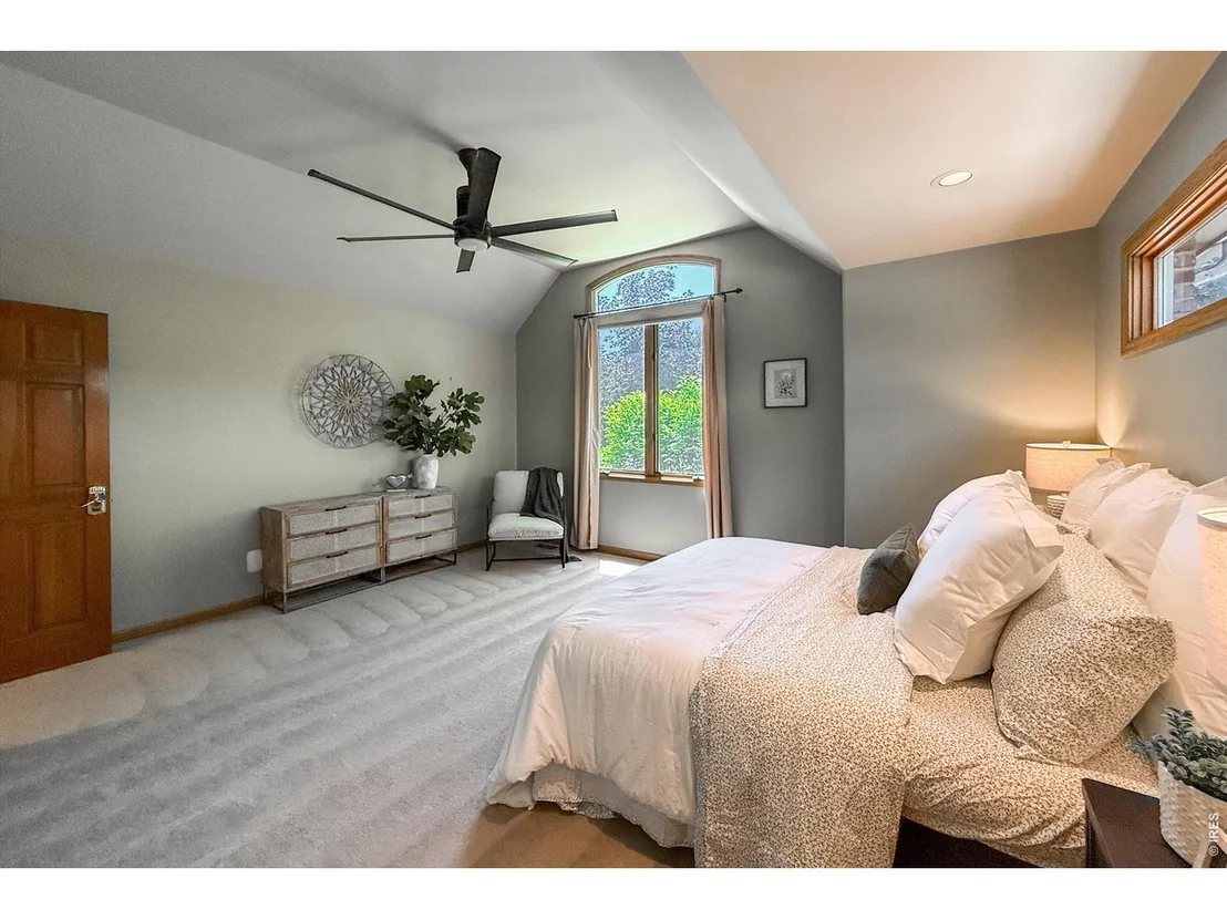 Photo of 2010 Emerald Dr