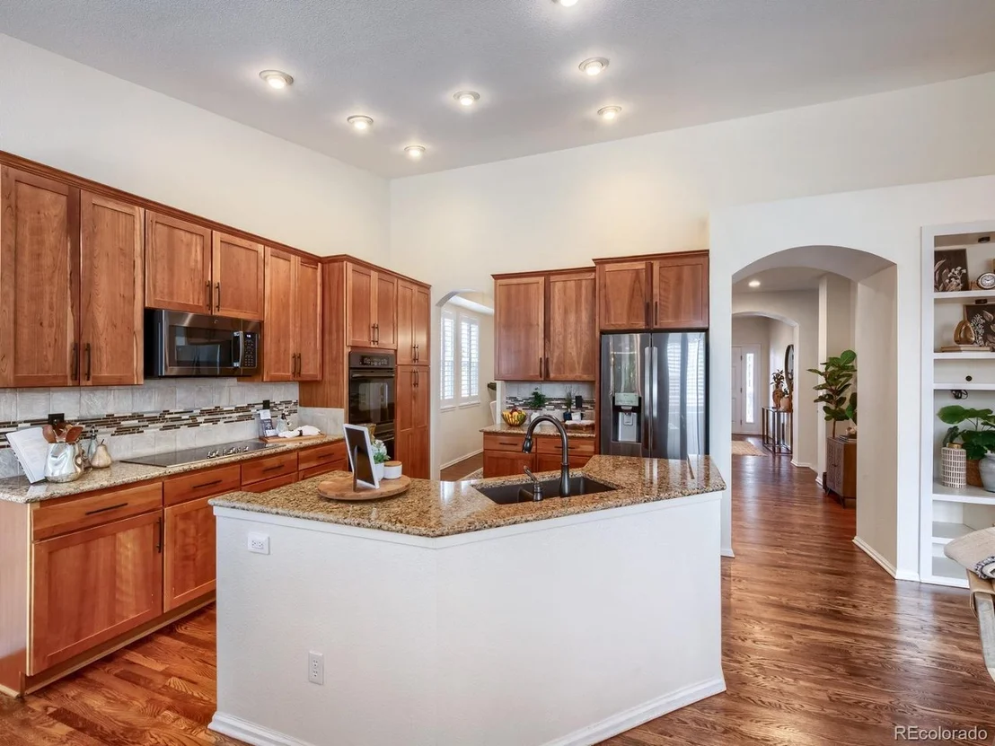 Photo of 11039 Valleybrook Cir