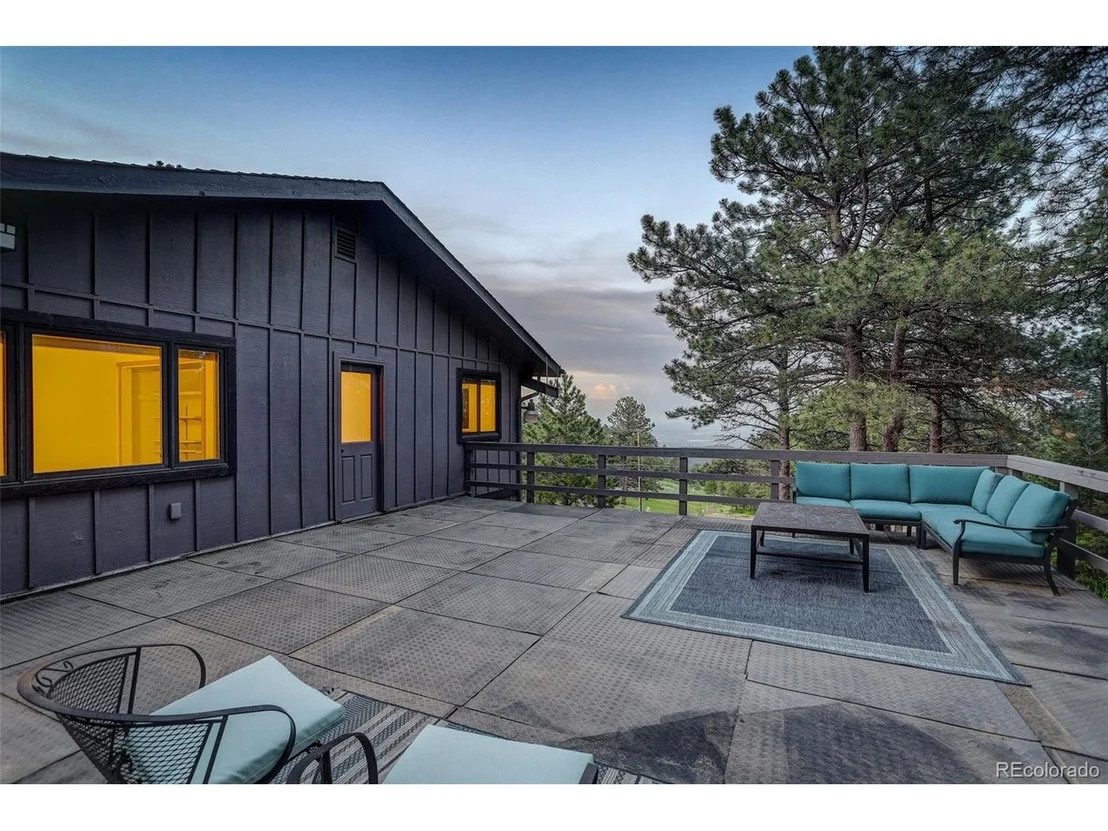Photo of 586 Brook Rd