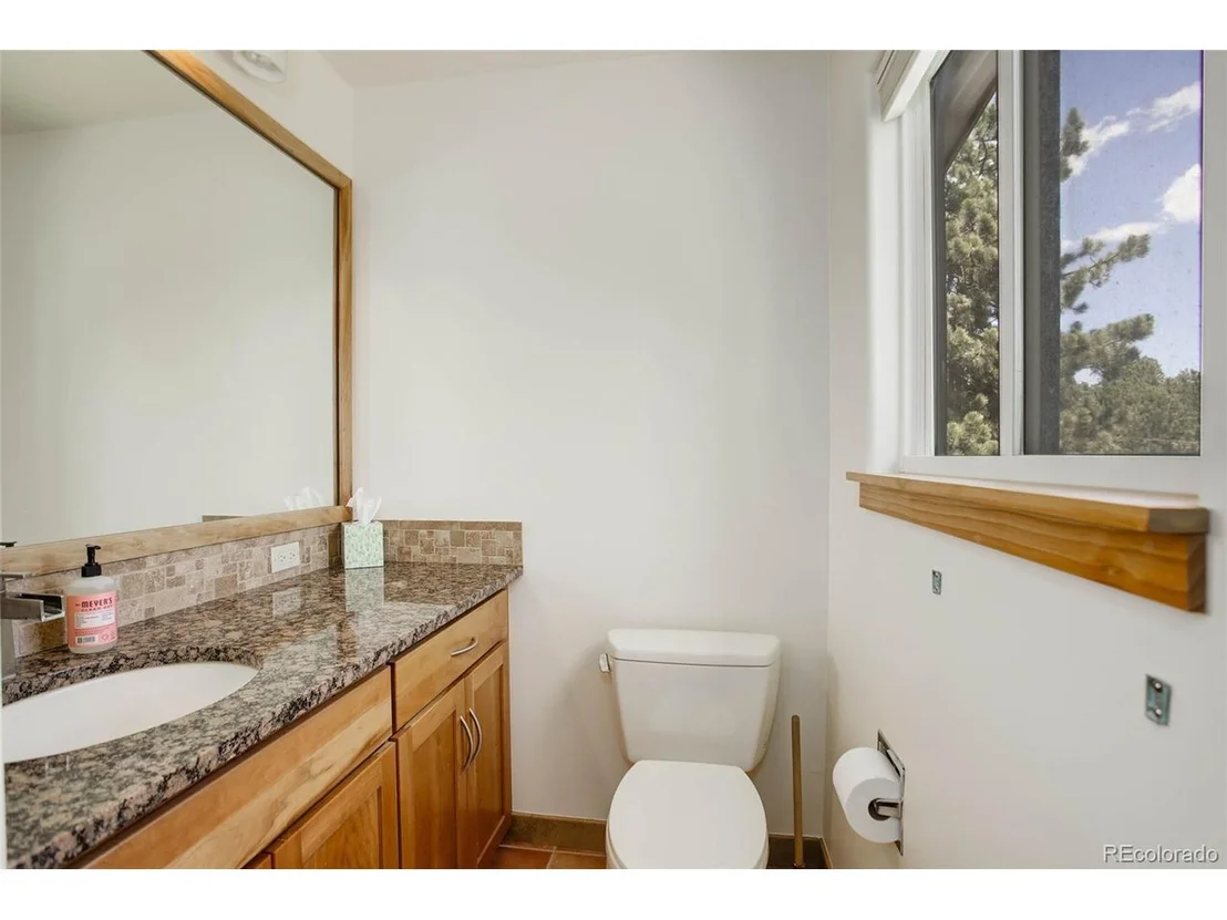 Photo of 586 Brook Rd