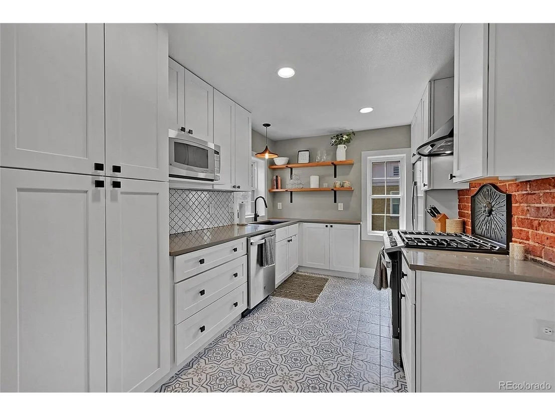 Photo of 2936 Sheridan Blvd