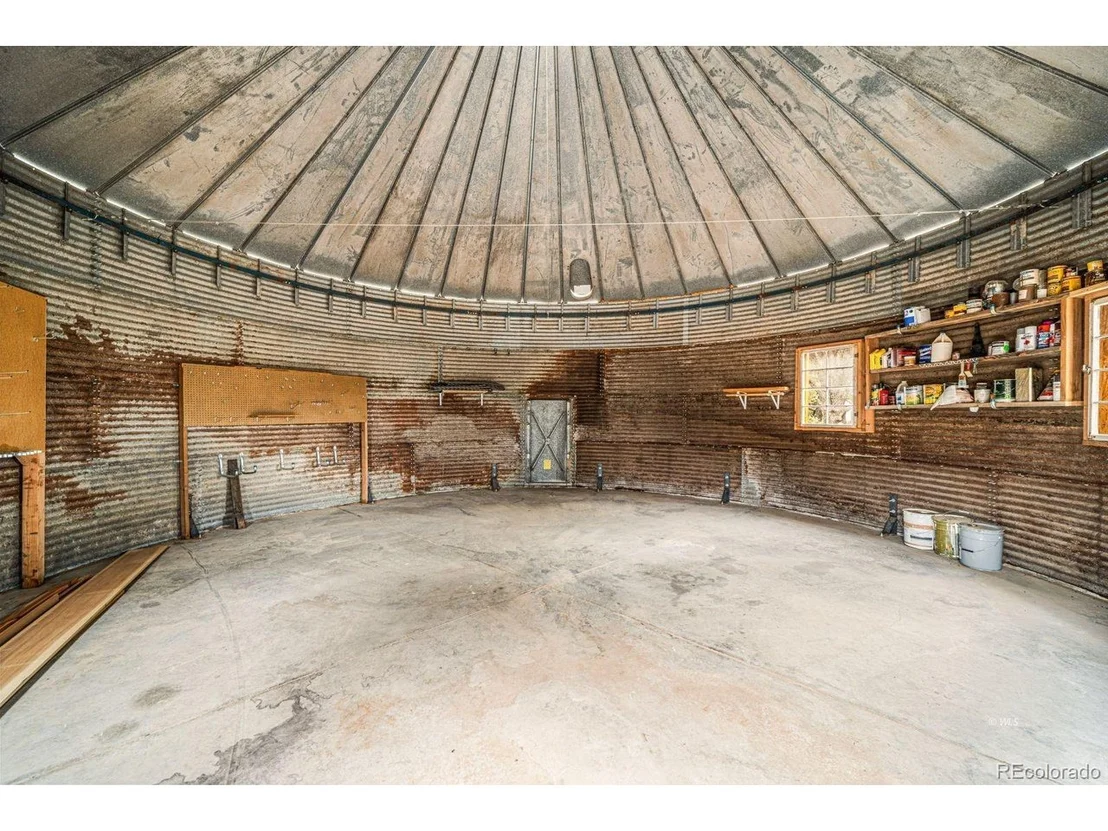 Photo of 325 McMurtrie Rd