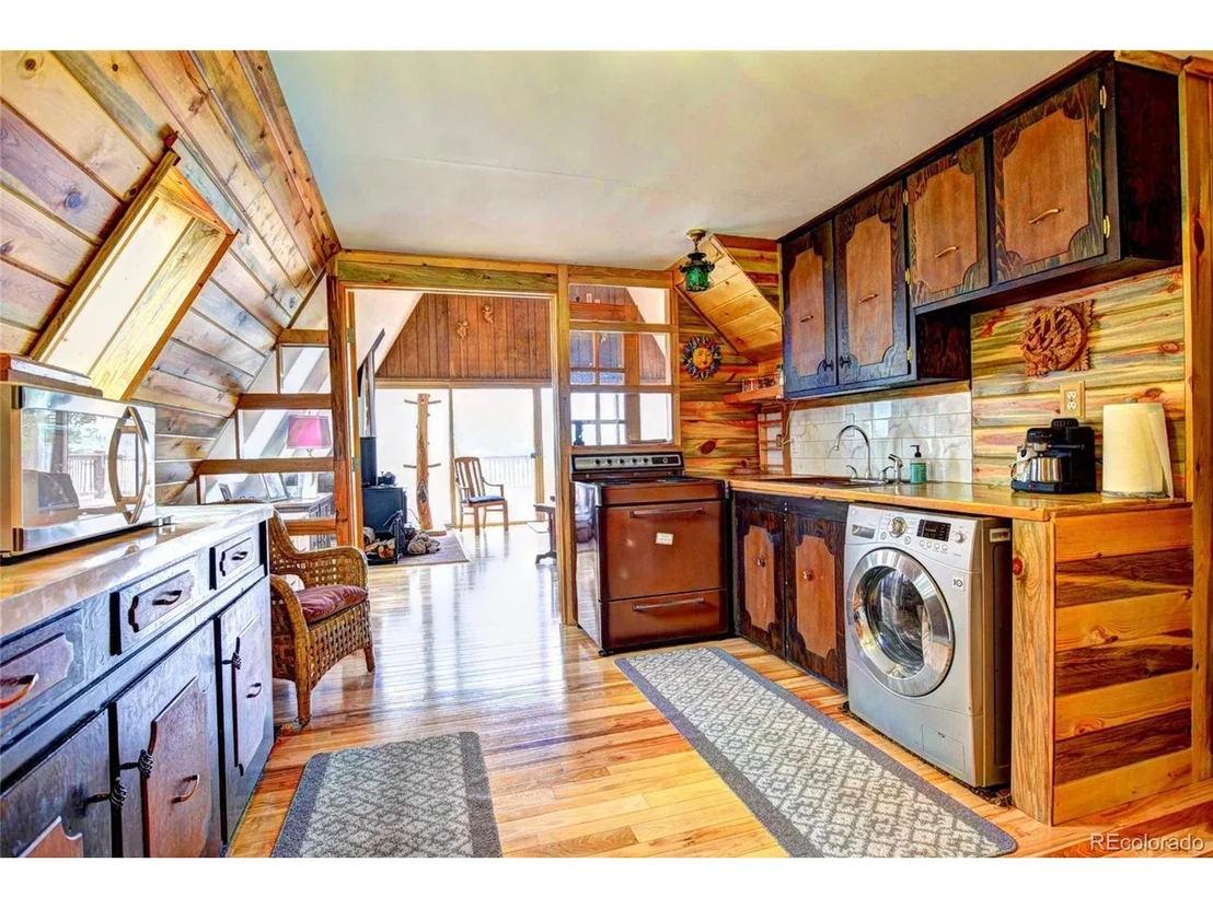 Photo of 567 Haida Rd