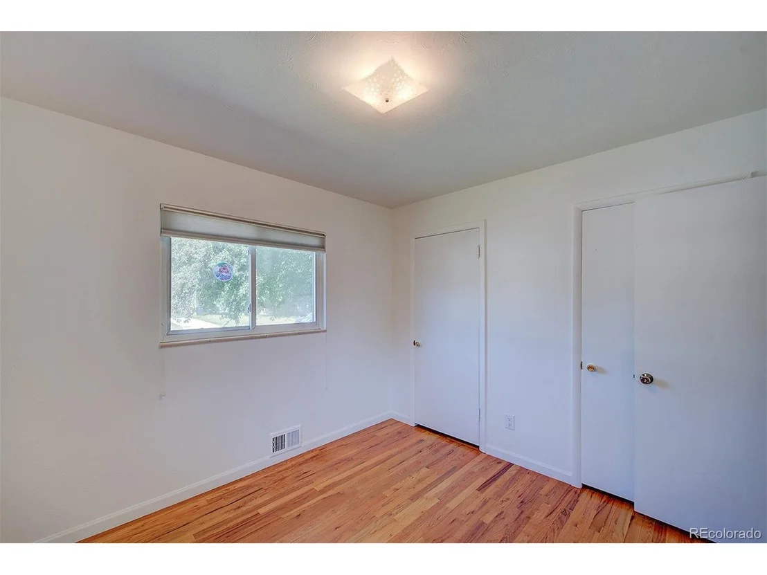 Photo of 6054 Iris Way