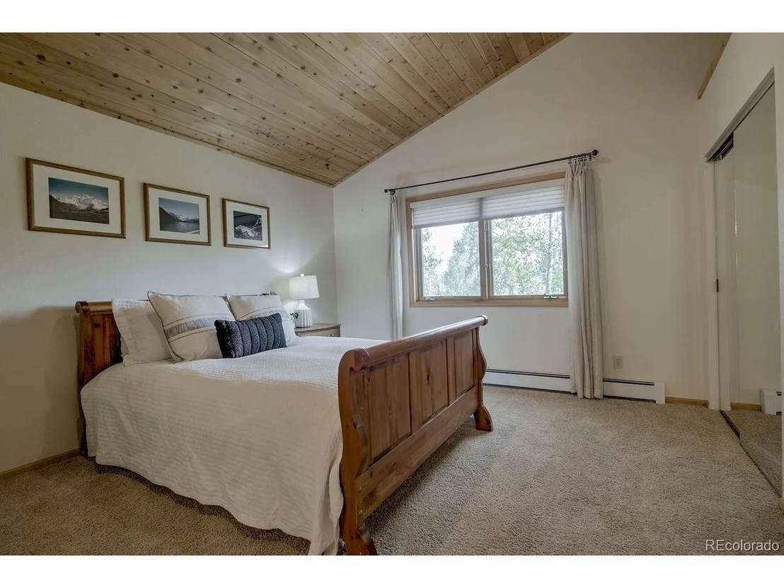 Photo of 102 Thimbleberry Way