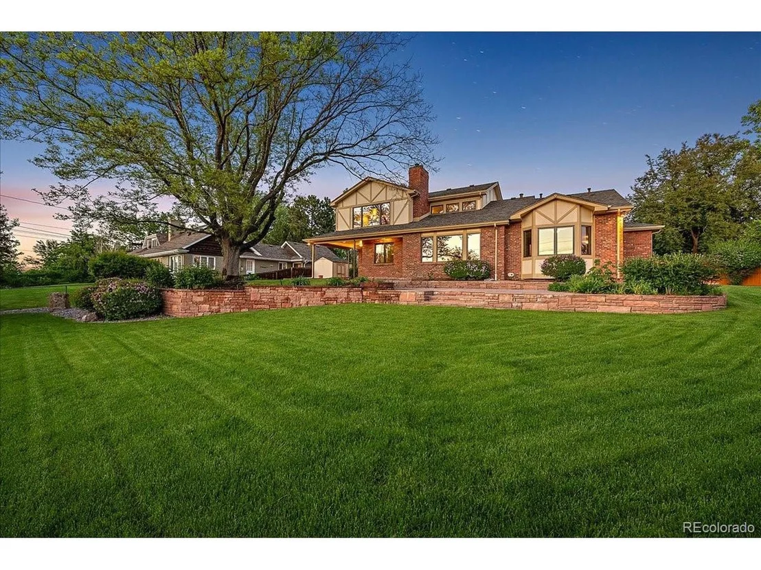 Photo of 35 Skyline Dr