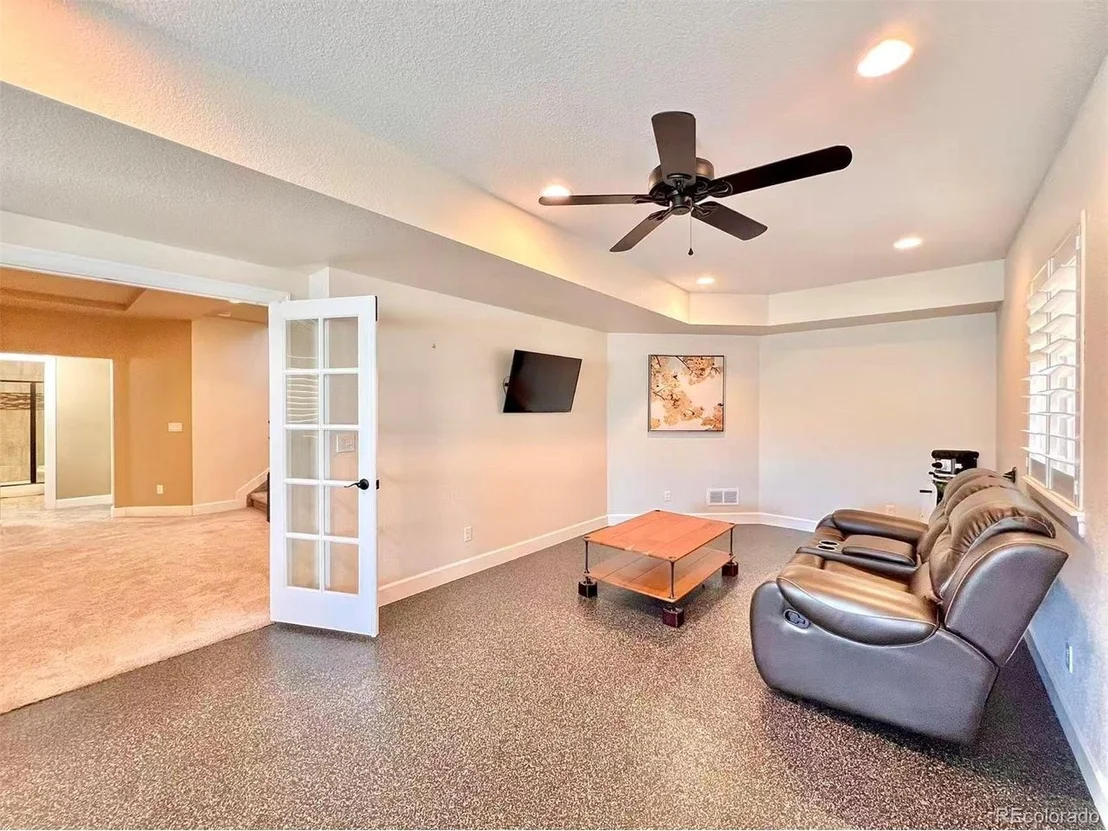 Photo of 10615 Montecito Dr