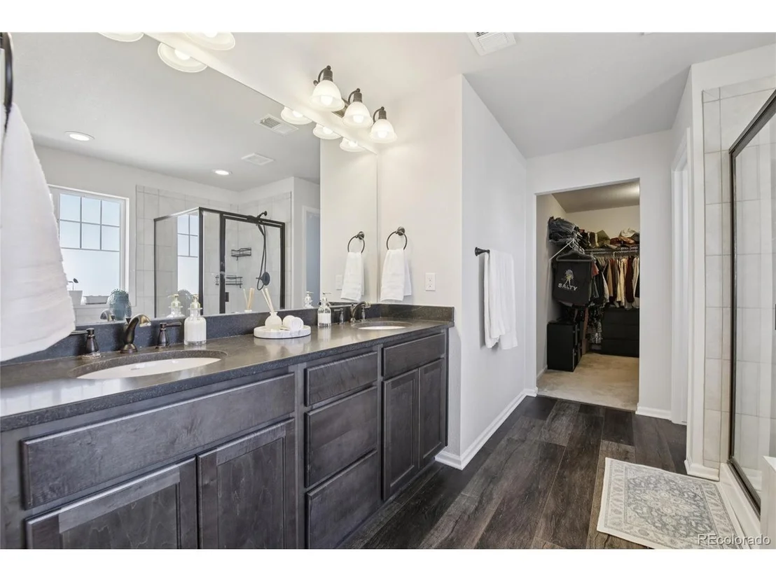 Photo of 677 Iris St