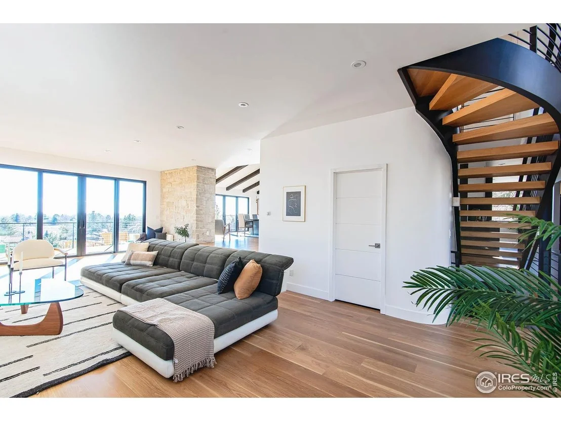 Photo of 210 Cactus Ct