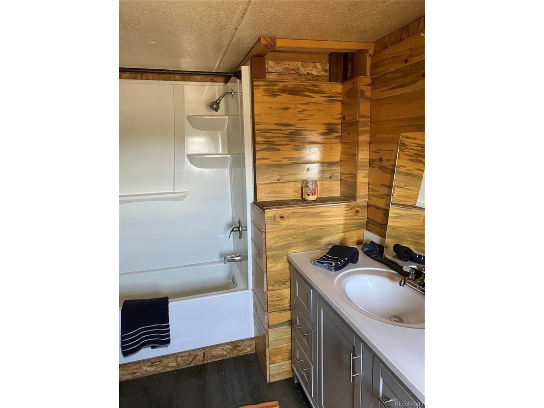 Photo of 1039 25TH Trl