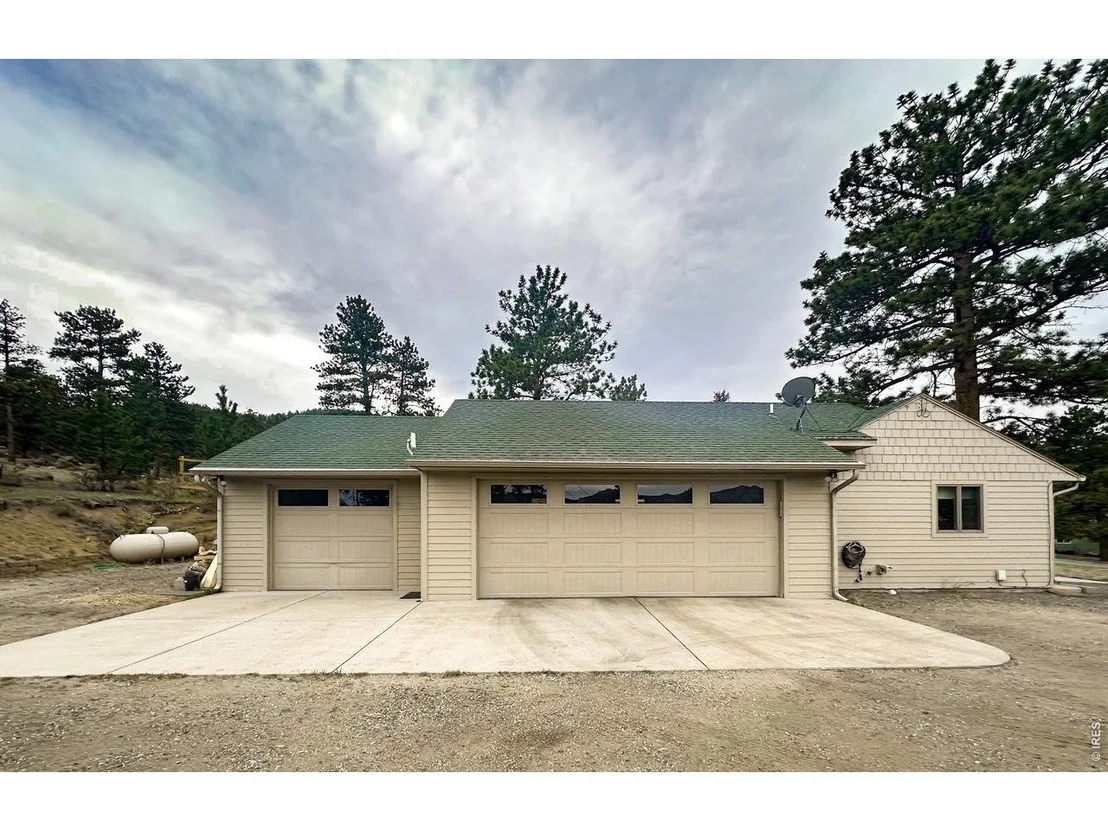 Photo of 820 Riverside Dr