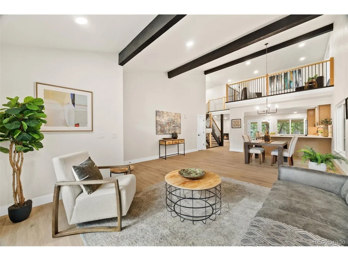 Photo of 8162 Field Cir