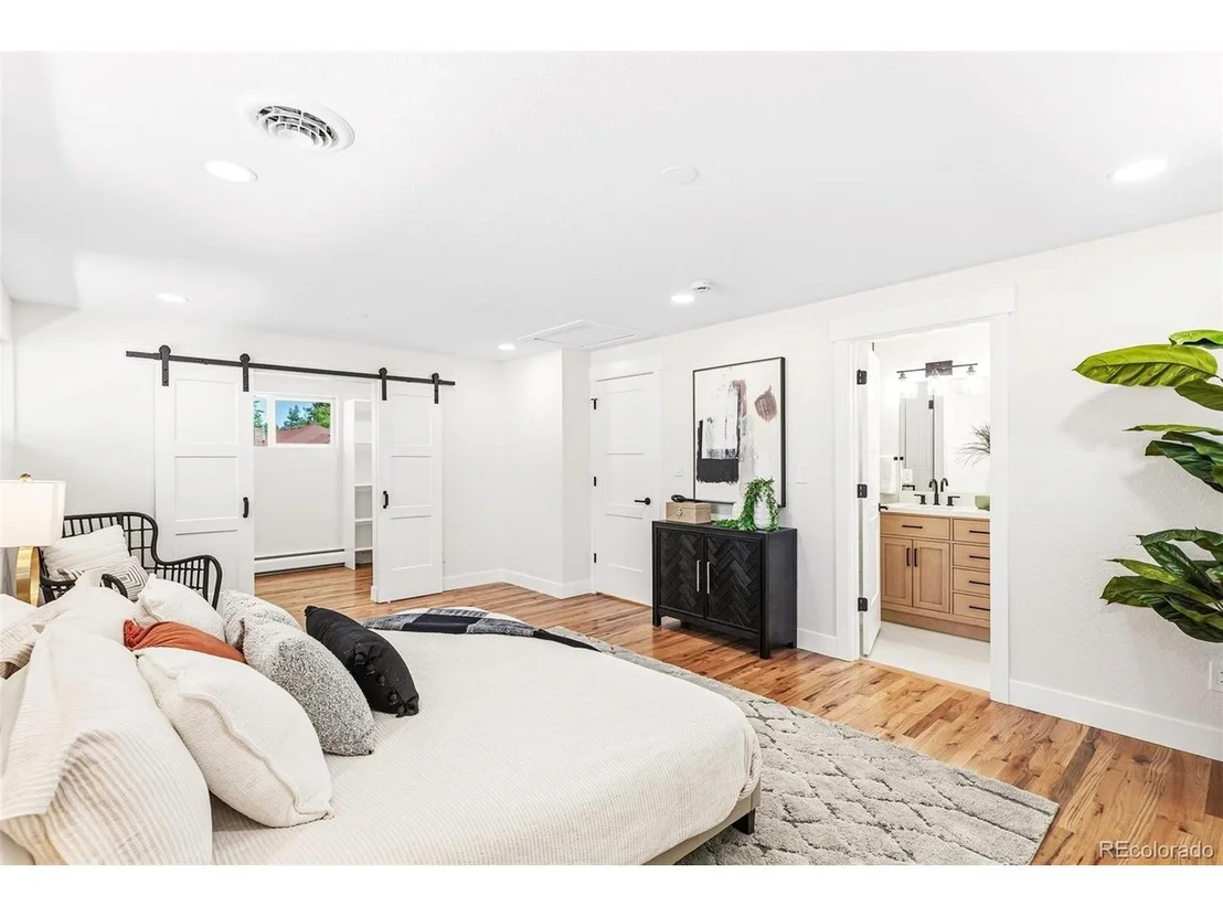 Photo of 3100 W Denver Pl