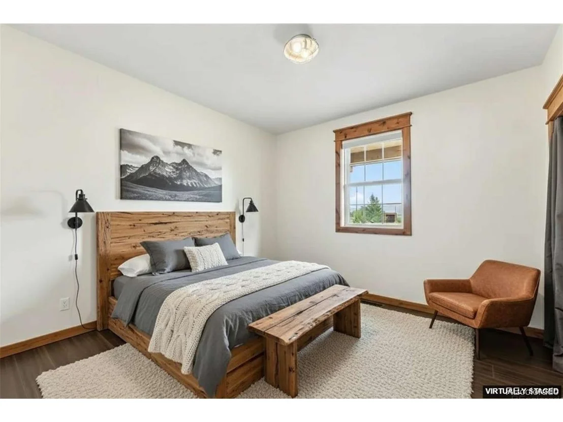 Photo of 701 Clark St