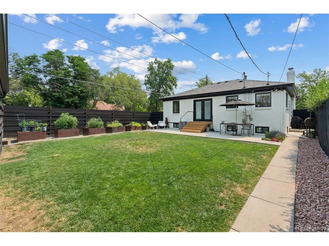 Photo of 1295 Forest St