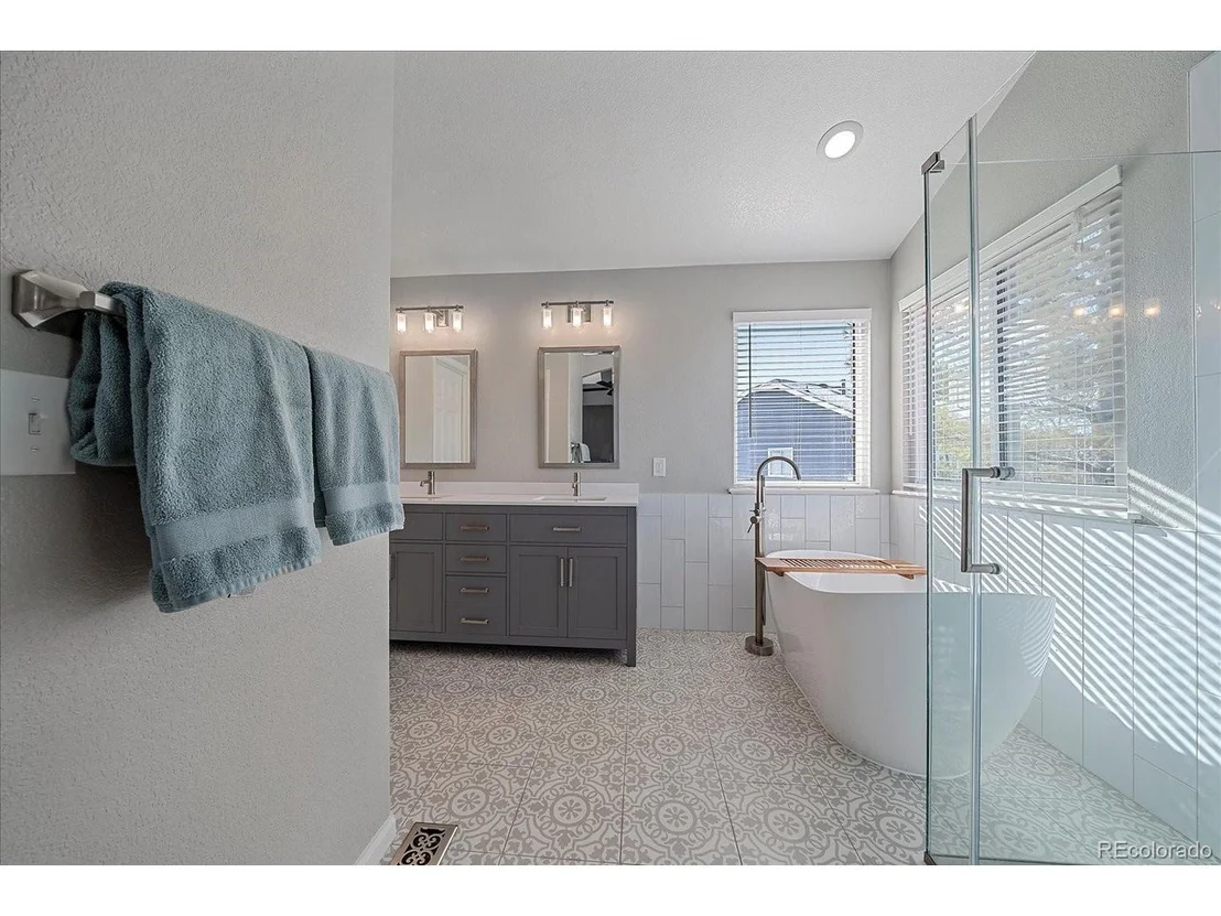 Photo of 6943 Edgewood Trl