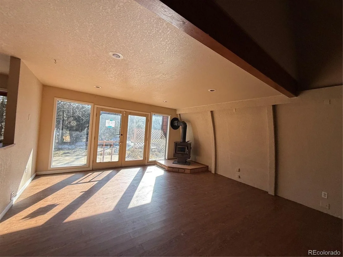 Photo of 663 Aspen Rd