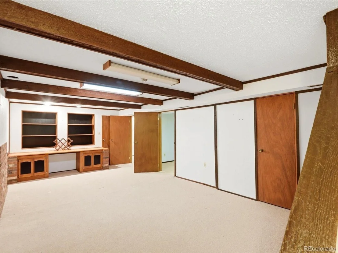 Photo of 6995 Queen Cir