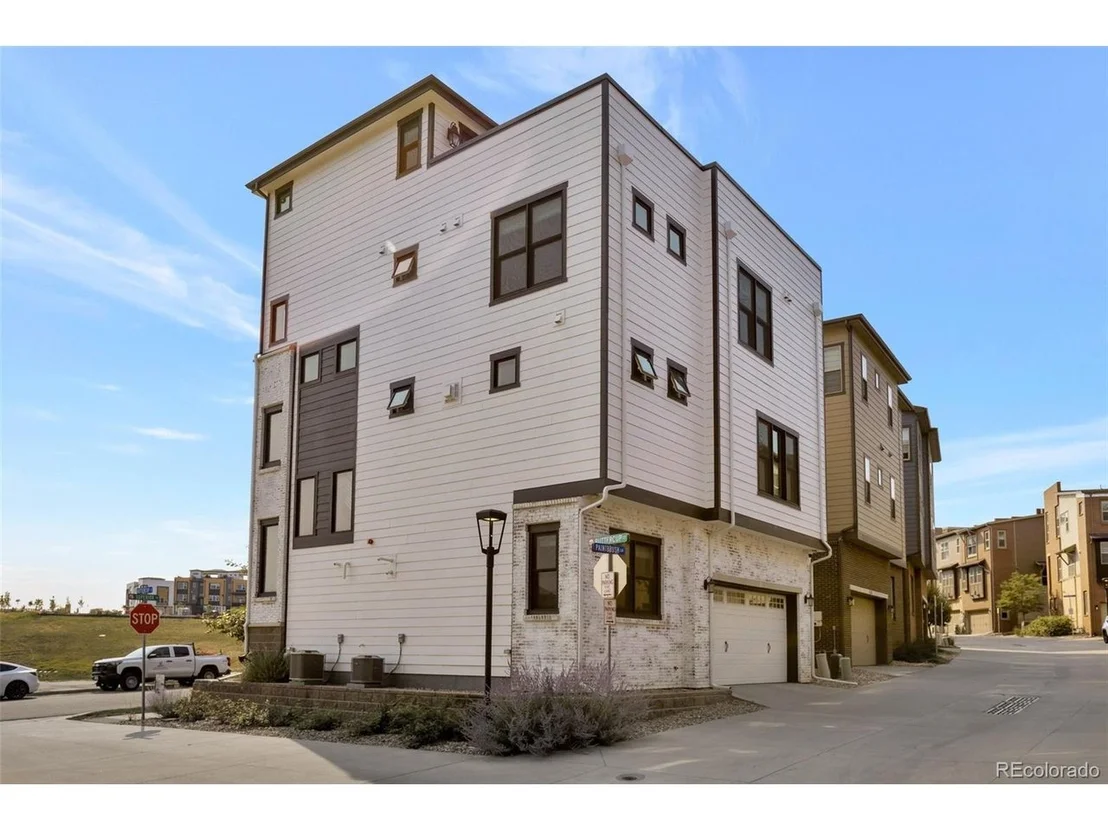 Photo of 410 Superior Dr