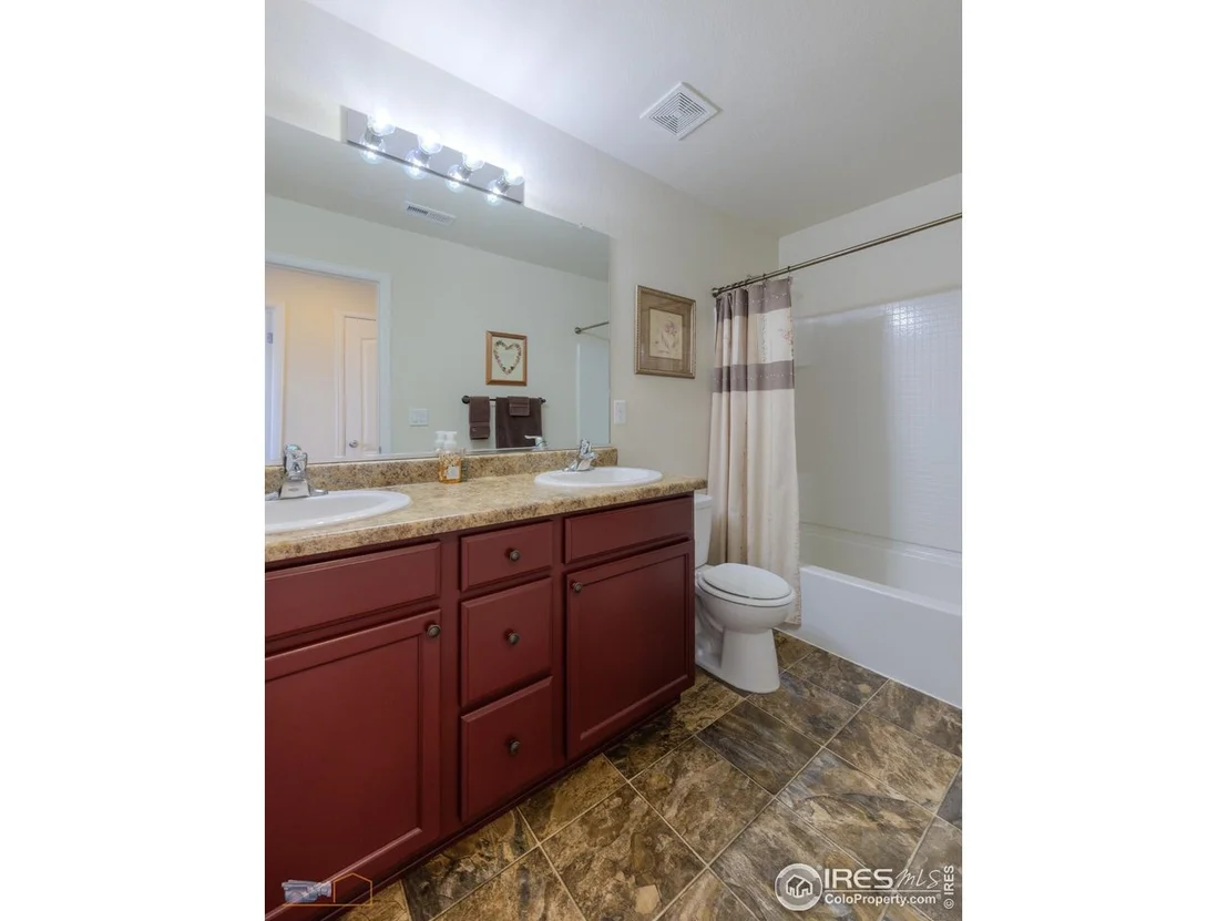 Photo of 591 Sandi Ln