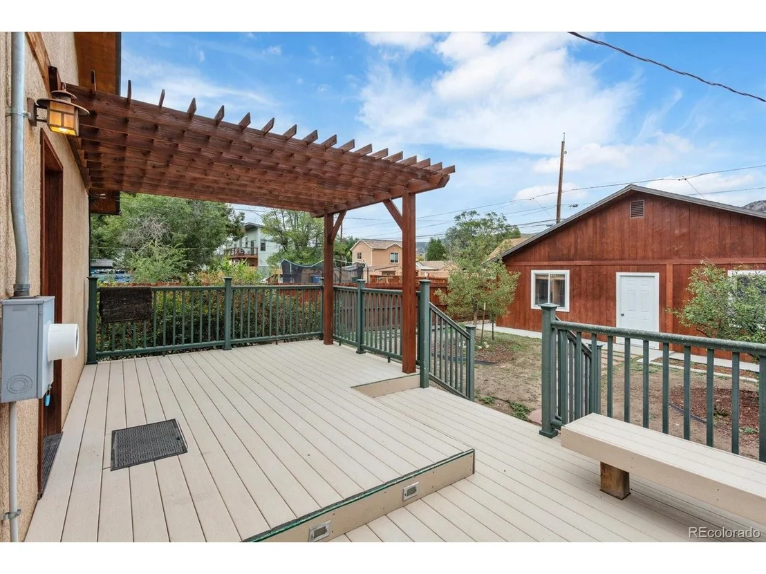 Photo of 734 W 2nd St