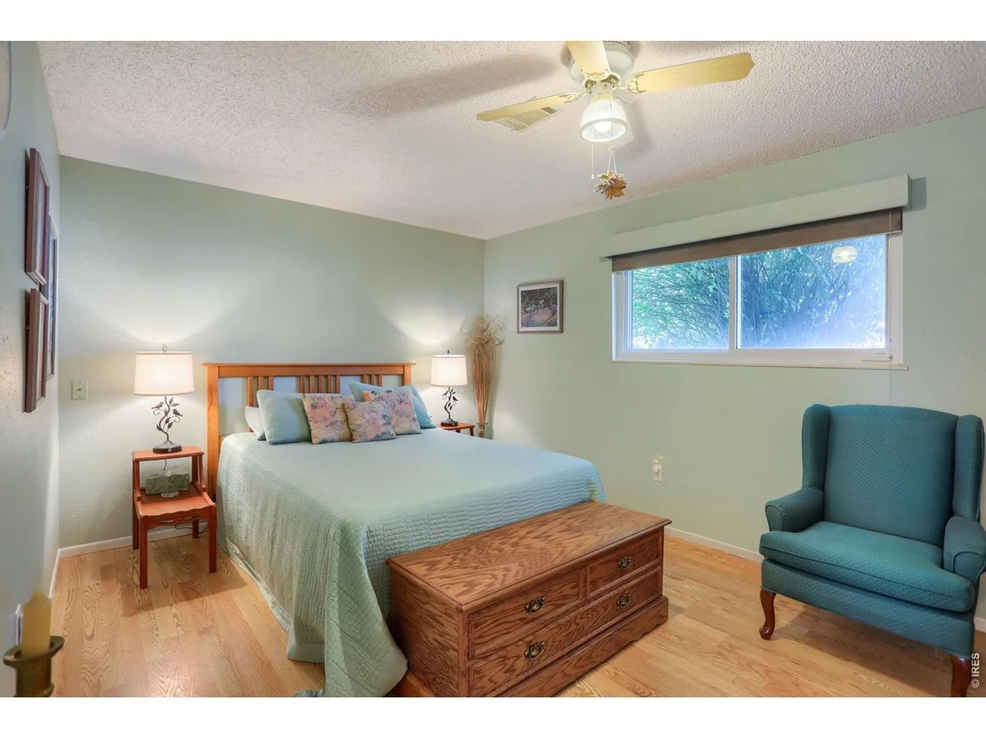 Photo of 409 E Saint Clair Ave