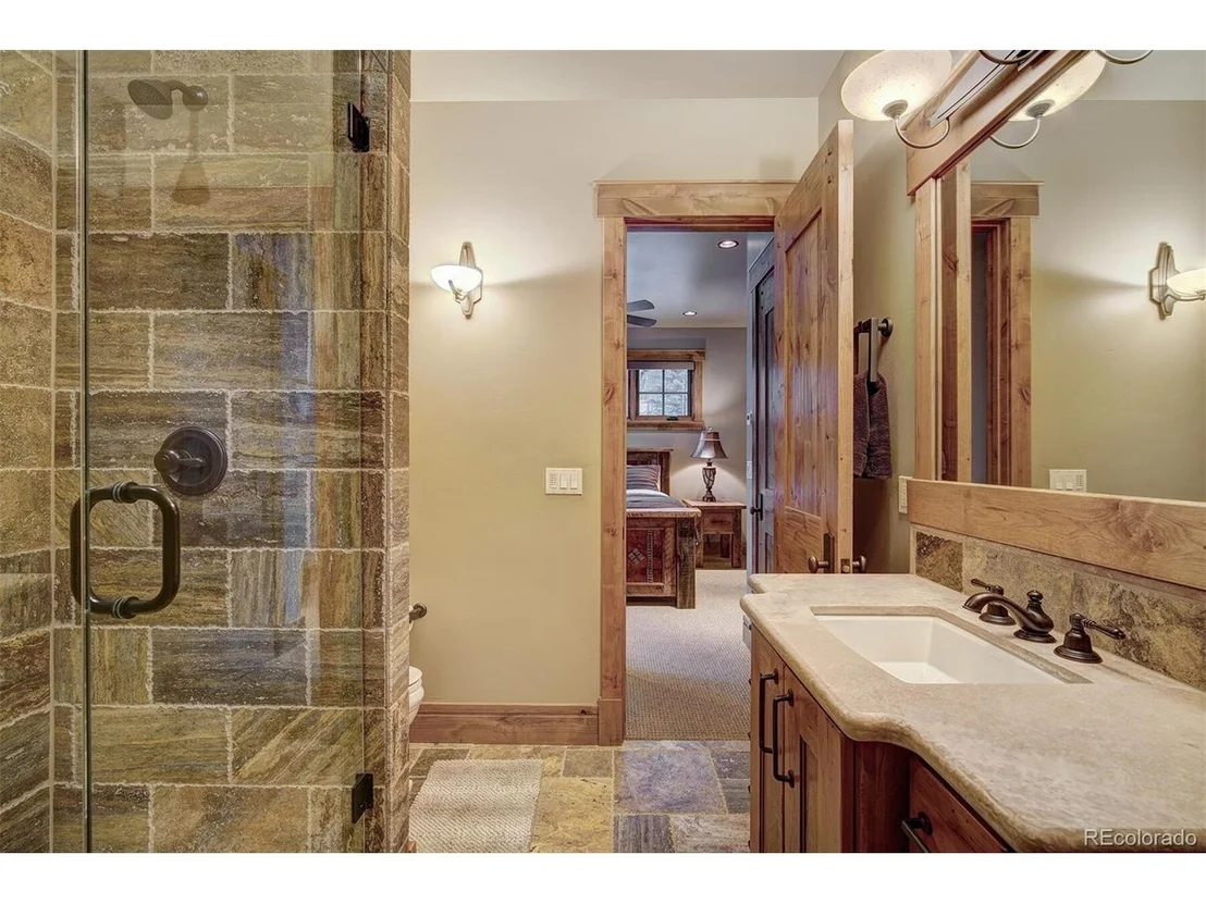 Photo of 73 Regent Dr