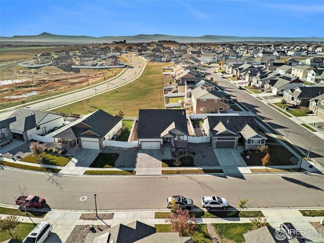 Photo of 985 Axis Dr