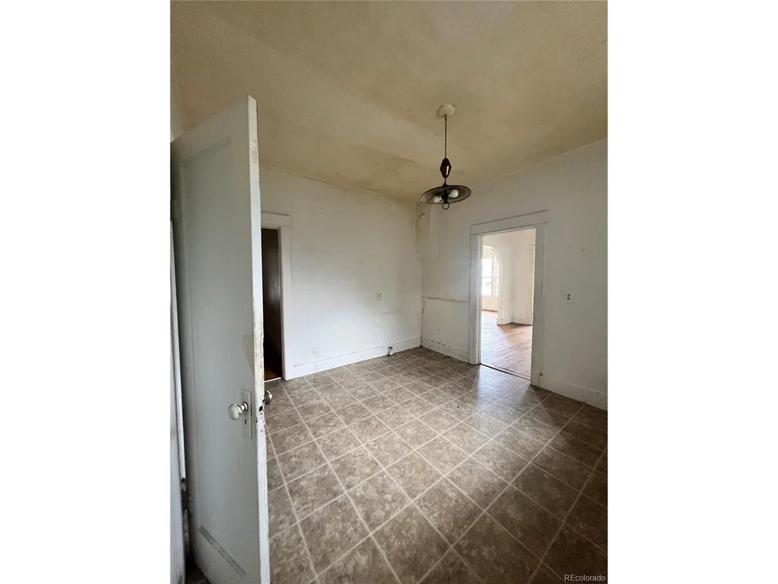 Photo of 114 N 2nd St