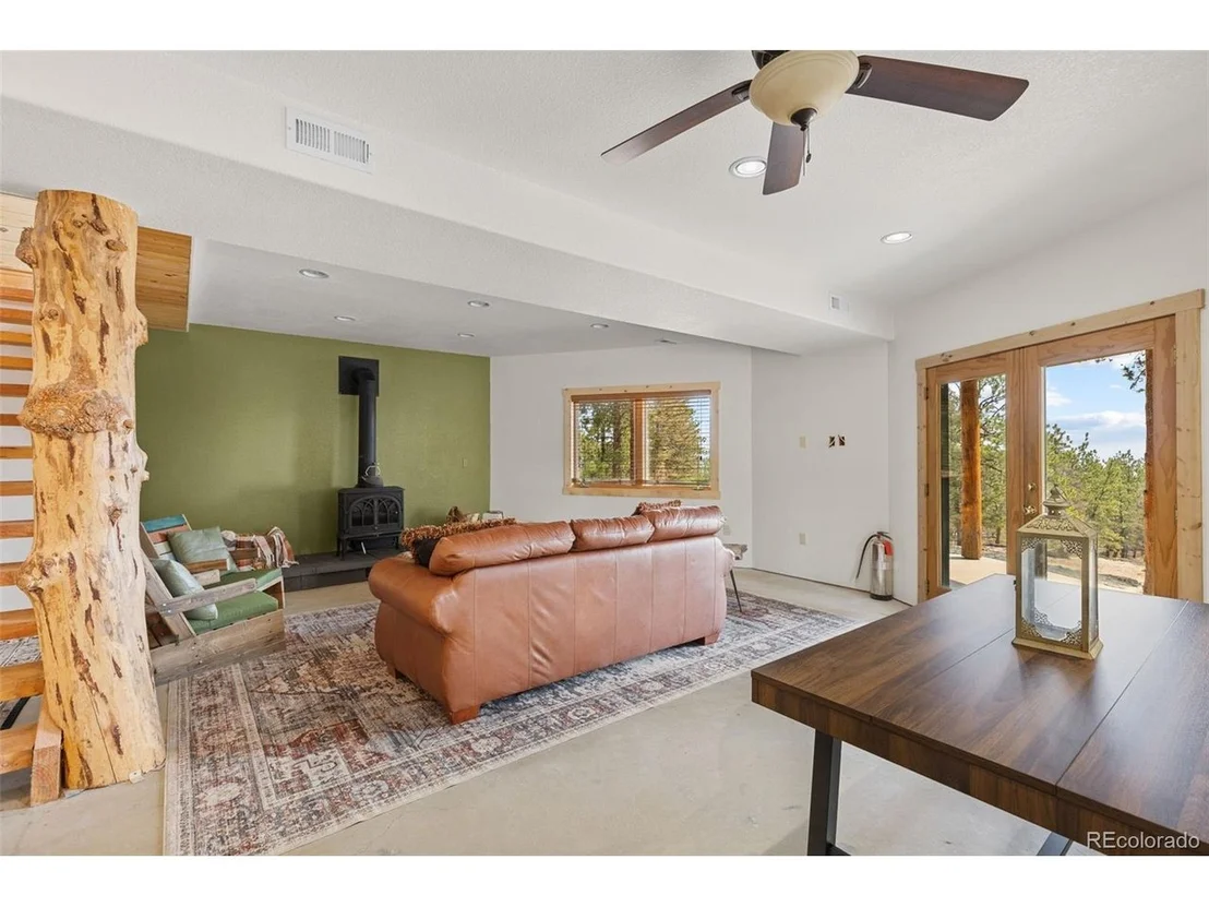 Photo of 559 Bellows Rd