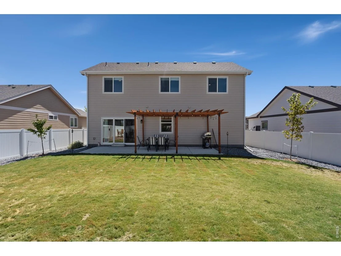 Photo of 956 Maplebrook Dr
