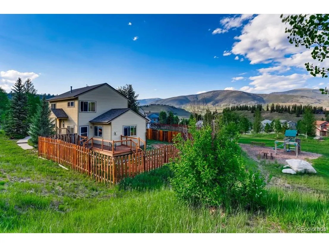 Photo of 275 Meadow Wood Cir